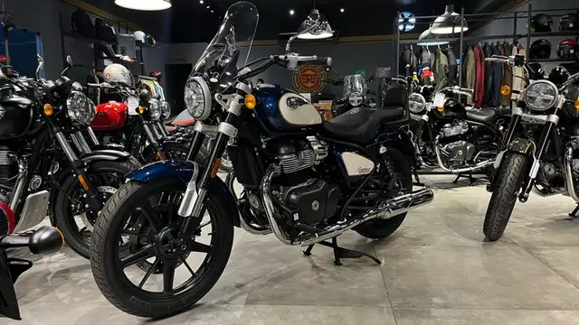 Moto Royal Enfield Super Meteor 2025 Astral