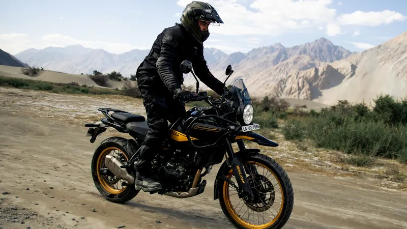 Teste: Royal Enfield muda panorama da sua linha trail com a nova Himalayan 450