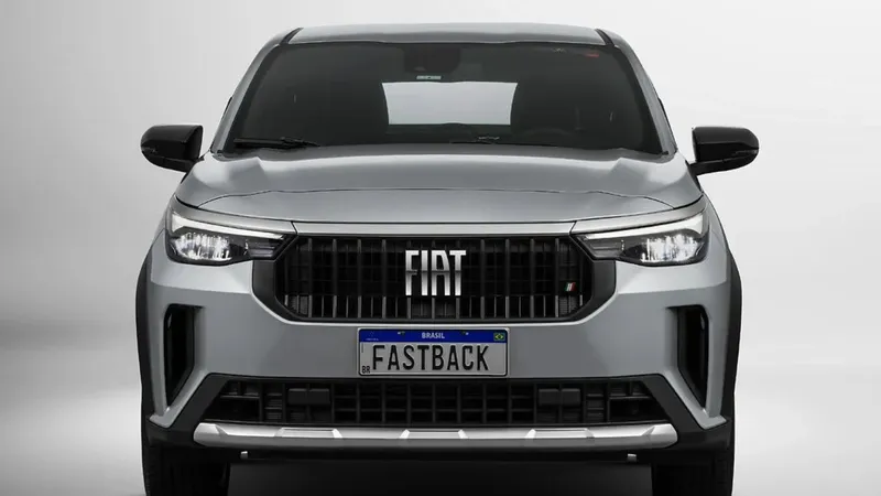 Fiat Fastback híbrido tem R$ 32 mil de descontos e fica mais barato que Onix