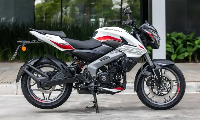 Moto Bajaj Dominar 200 2026 NS200