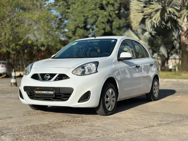 Carro Nissan March 2015 1.0 16V S (Flex)