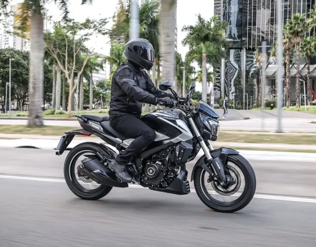 Moto Bajaj Dominar 250 2025 250