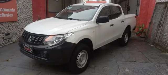 Carro Mitsubishi L200 2022 Triton GL 2.4