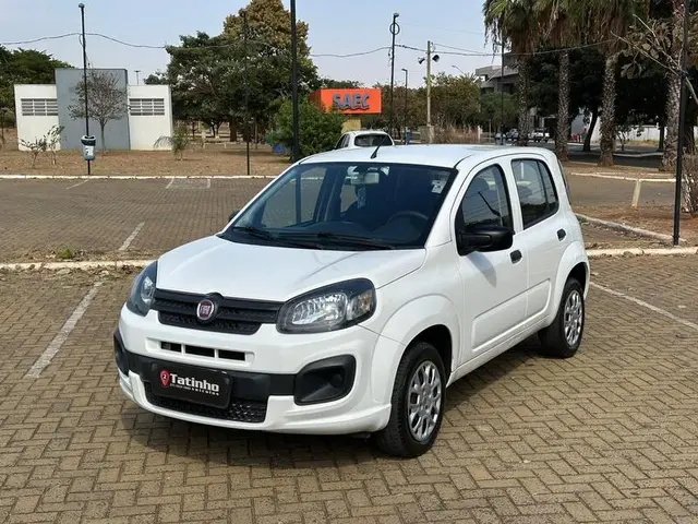 Carro Fiat Uno 2019 Attractive 1.0 8V (Flex) 4p