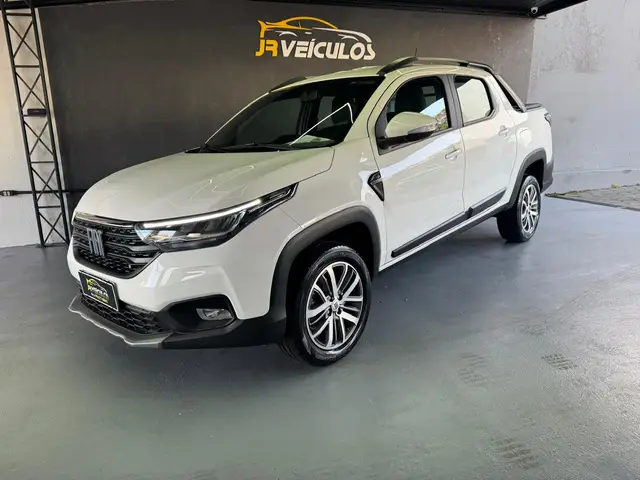Carro Fiat Strada 2023 Volcano 1.3 8V CD AT