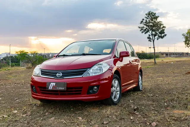 Carro Nissan Tiida 2012 SL 1.8 (flex) (aut)