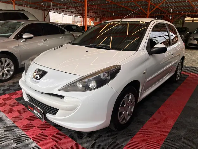 Carro Peugeot 207 2013 Hatch XR 1.4 8V (flex) 2p