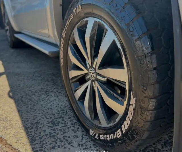 Carro Volkswagen Amarok 2019 3.0 CD 4x4 TDi Highline Extreme (Aut)