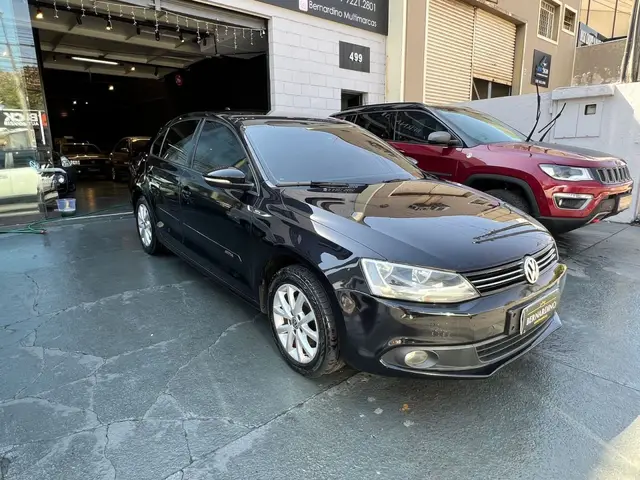 Carro Volkswagen Jetta 2014 2.0 Comfortline Tiptronic (Flex)