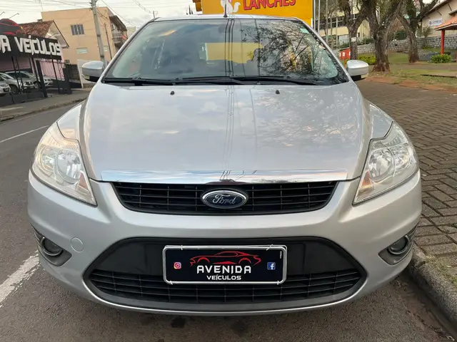 Carro Ford Focus Hatch 2013 1.6 16V Flex Mec. 5p