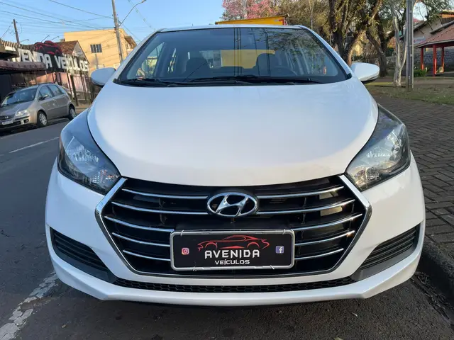 Carro Hyundai HB20S 2017 1.0 Comfort Plus (Flex)
