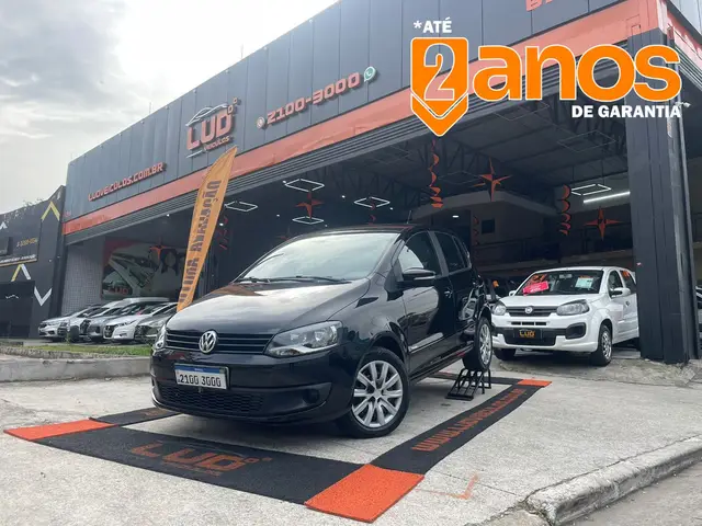 Carro Volkswagen Fox 2014 1.0 TEC (Flex) 4p