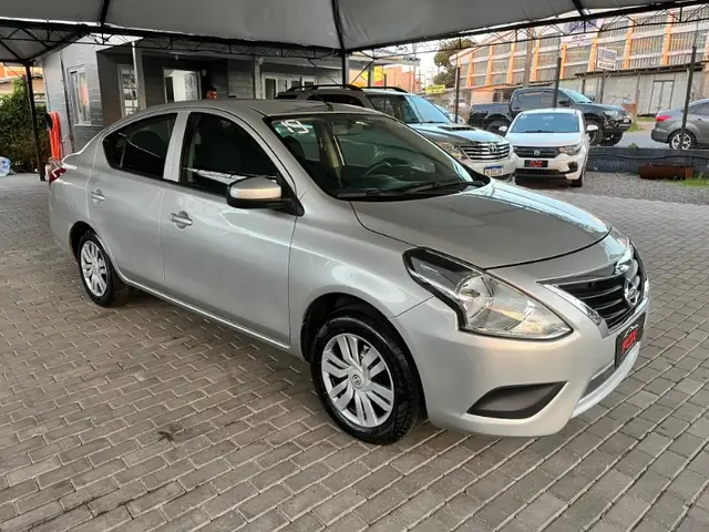 Carro Nissan Versa 2019 1.0 12V (Flex)