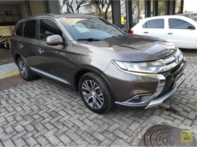 Carro Mitsubishi Outlander 2016 2.2 DI-D 4WD (Aut)