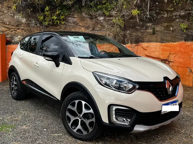Carro Renault Captur 2018 Intense 1.6 16v SCe CVT (Flex)