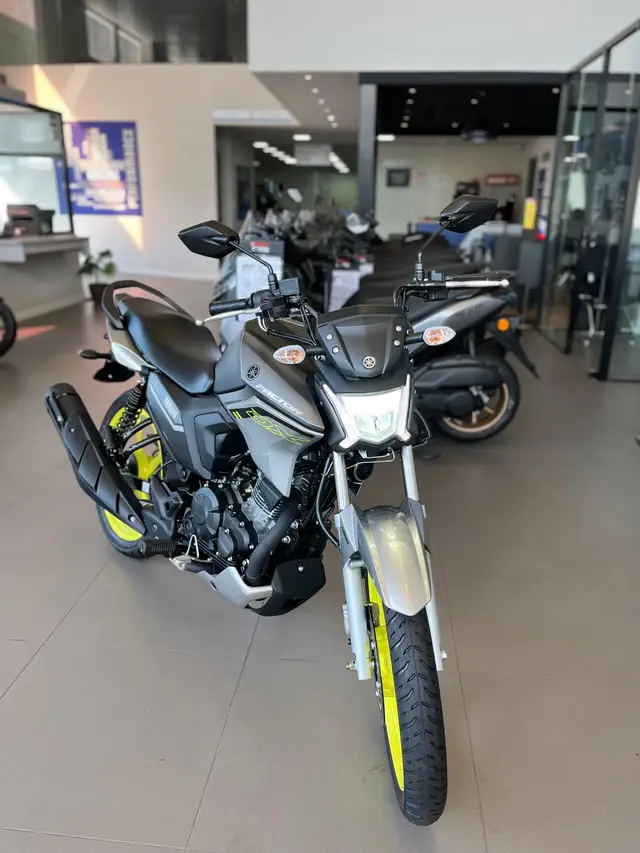 Moto Yamaha YBR 150 Factor 2025 DX