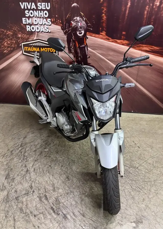 Moto Honda CB 250F Twister 2018 Standard