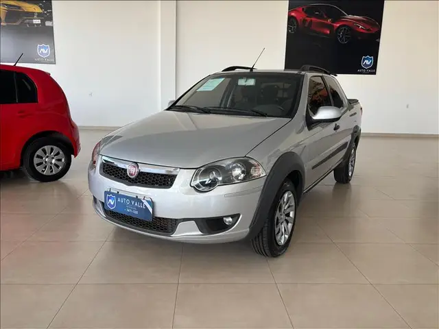 Carro Fiat Strada 2015 Trekking 1.6 16V (Flex) (Cabine Dupla)