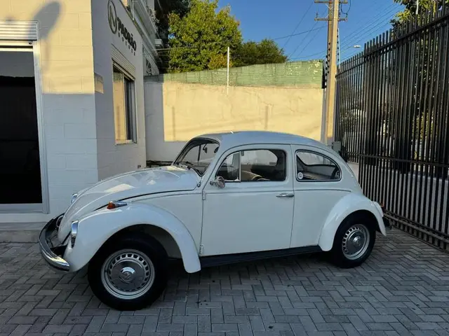 Carro Volkswagen Karmann Ghia 1973 Volkswagen Karmann Ghia