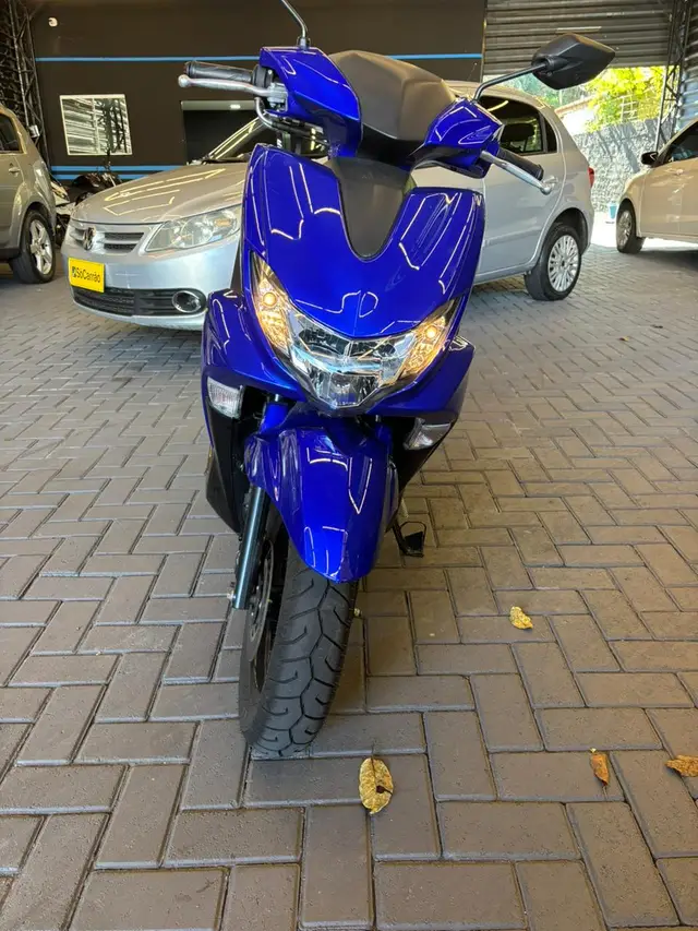 Moto Yamaha Fluo 2024 ABS