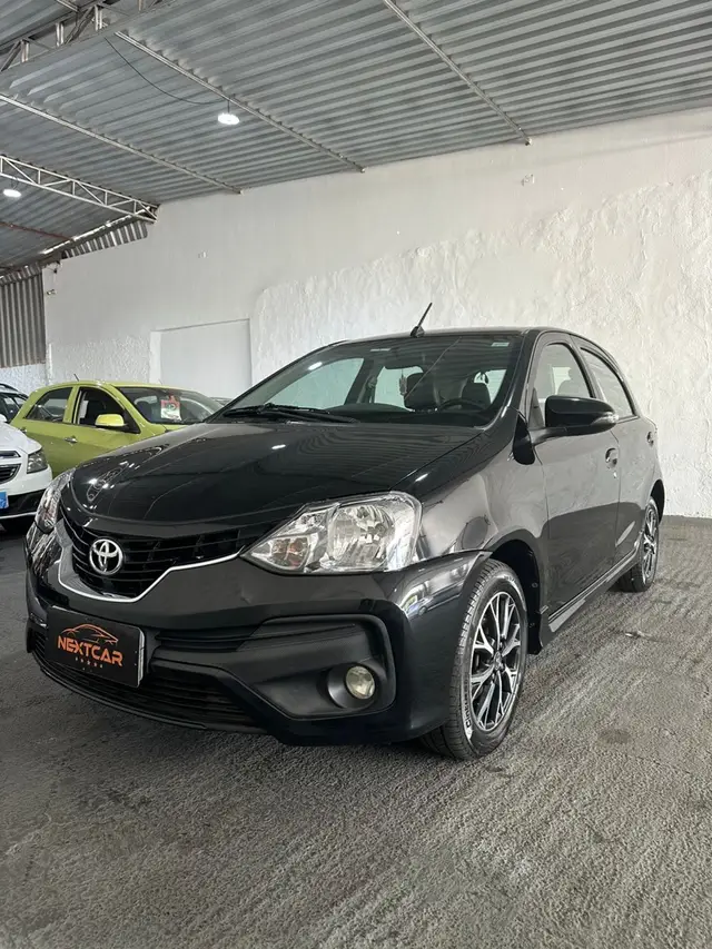 Carro Toyota Etios 2018 Platinum 1.5 (Aut) (Flex)