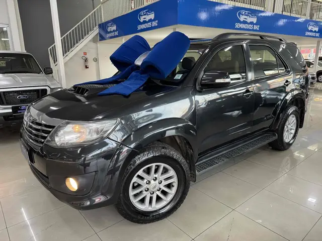 Carro Toyota Hilux SW4 2012 SRV 3.0 4X4(5 lugares)