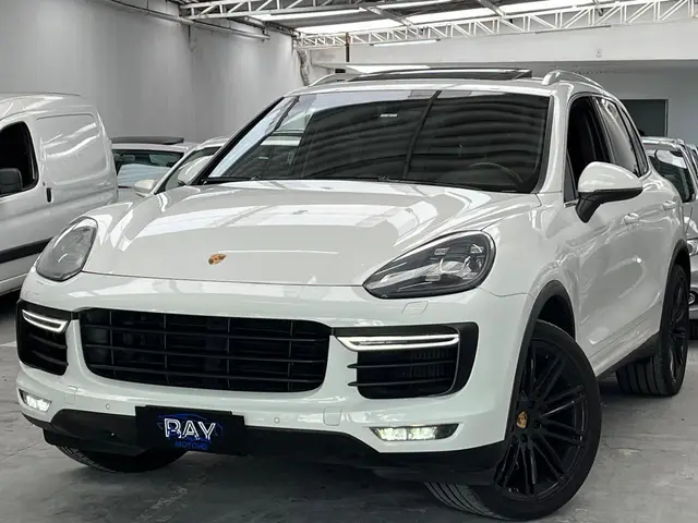 Carro Porsche Cayenne 2016 4.8 V8 Turbo 4WD