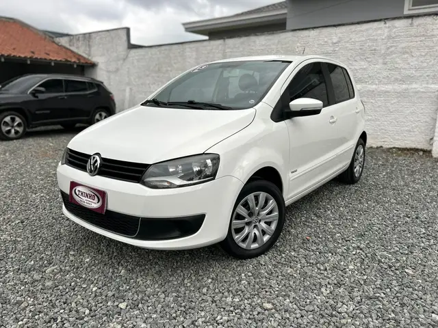 Carro Volkswagen Fox 2013 1.0 VHT (Flex) 4p