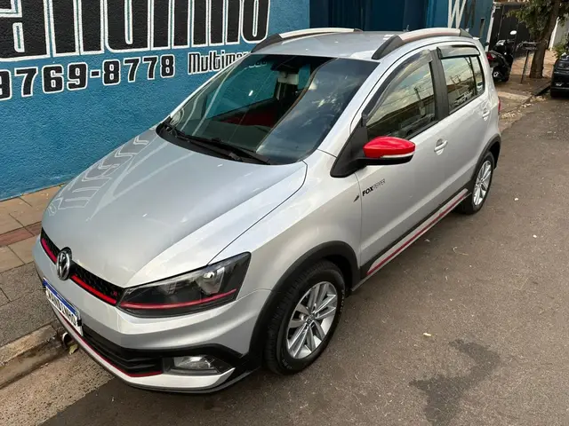 Carro Volkswagen Fox 2017 1.6 16v MSI Pepper (Flex)