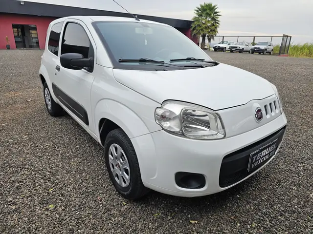 Carro Fiat Uno 2014 Vivace Celeb. 1.0 8V (Flex) 2p