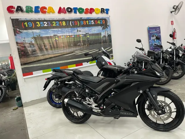 Moto Yamaha YZF R15 2024 ABS