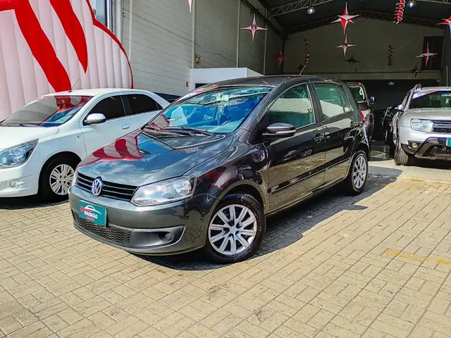 Carro Volkswagen Fox 2014 1.0 TEC (Flex) 4p