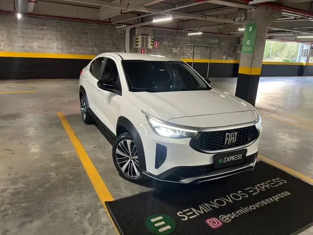 Carro Fiat Fastback 2024 Audace