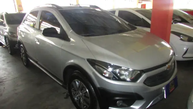 Carro Chevrolet Onix 2018 1.4 Activ SPE/4