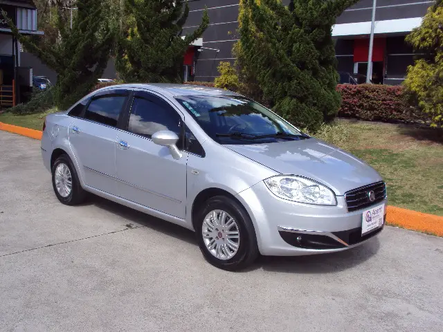 Carro Fiat Linea 2015 Essence 1.8 16V (Flex)