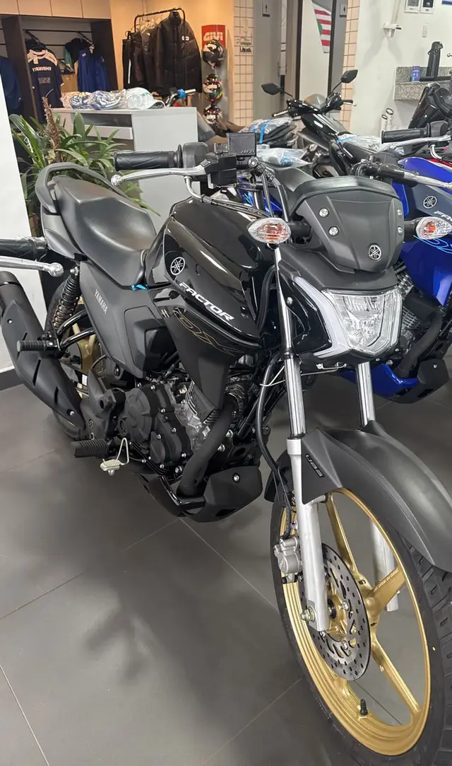 Moto Yamaha YBR 150 Factor 2025 DX