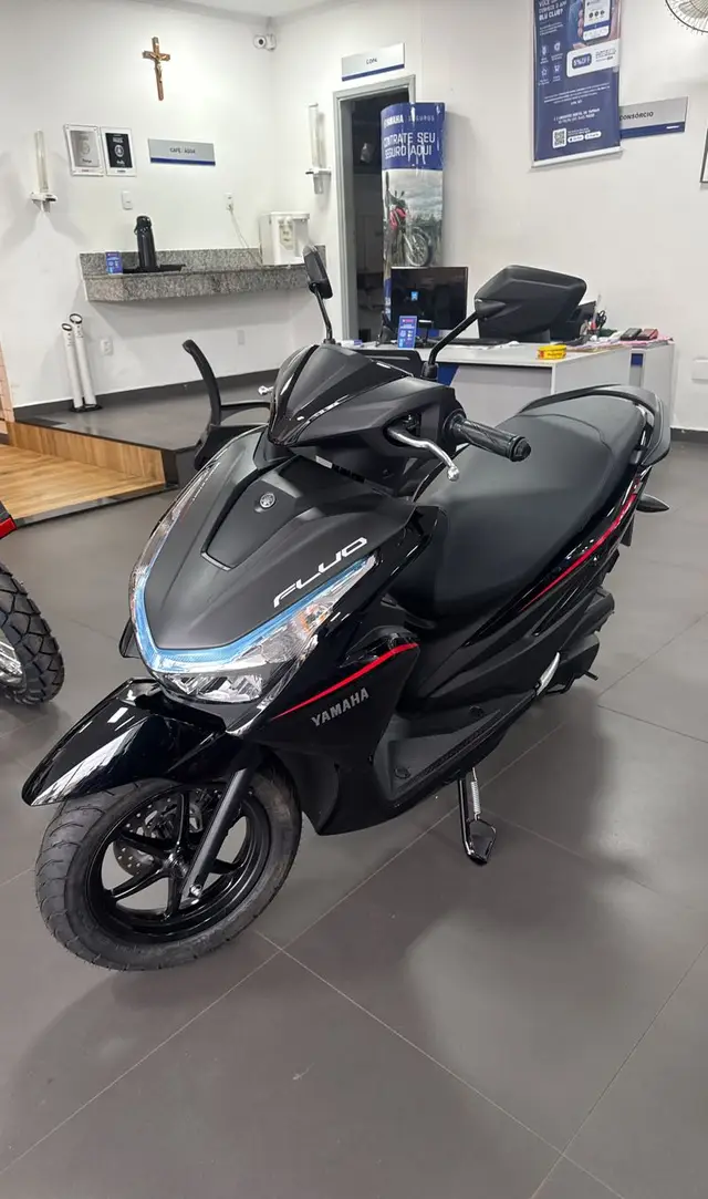 Moto Yamaha Fluo 2026 Hybrid Connected