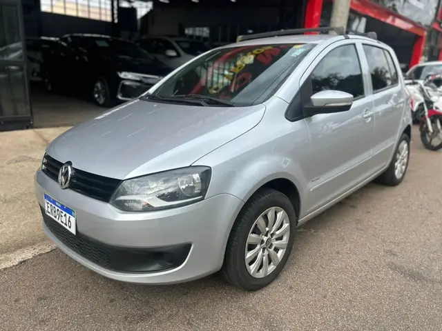 Carro Volkswagen Fox 2011 1.0 8V (Flex) 4p
