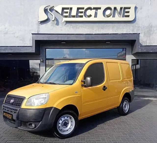 Carro Fiat Doblò 2013 Attractive 1.4 8V (Flex)