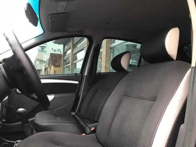 Carro Renault Sandero Stepway 2011 1.6 16V (Flex)