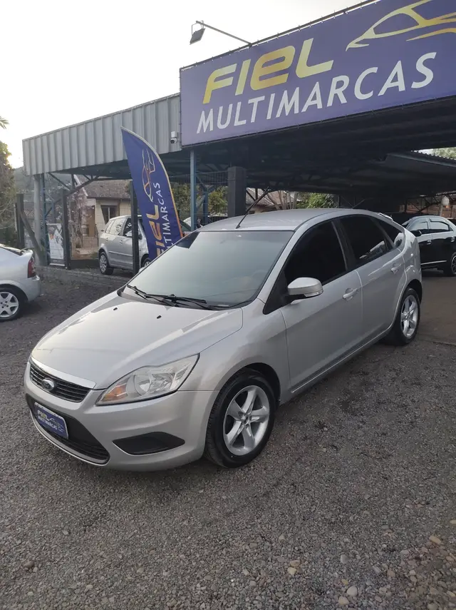 Carro Ford Focus Hatch 2009 GLX 2.0 16V Duratec (Aut)