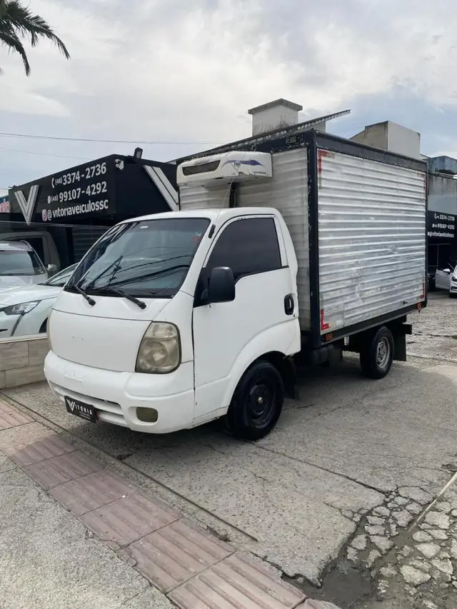 Carro Kia Bongo 2010 2.5 DLX 4X2 c simples RD TURBO