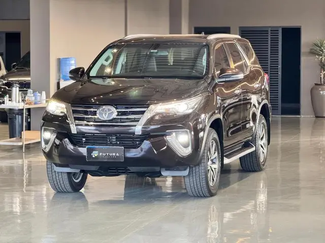 Carro Toyota SW4 2019 2.8 TDI SRX 7L 4x4 (Aut) (Diesel)