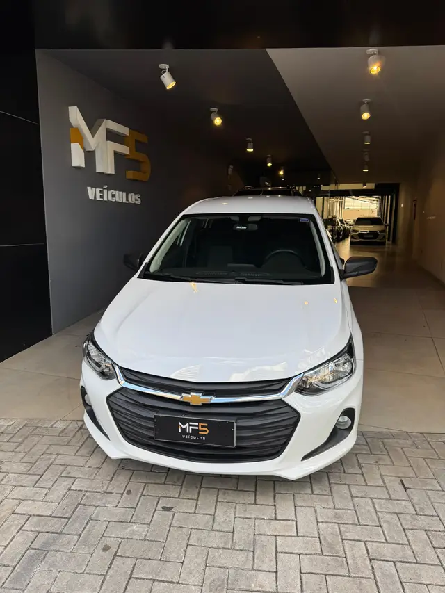 Carro Chevrolet Onix 2025 1.0