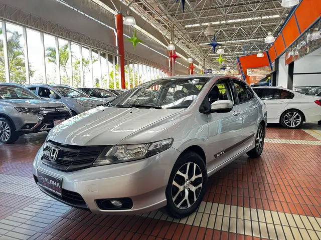 Carro Honda City 2014 Sport 1.5 16V (Flex)