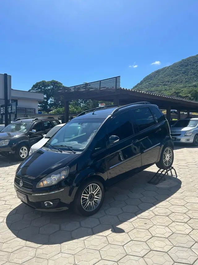 Carro Fiat Idea 2012 Essence 1.6 16V E.TorQ (Flex)