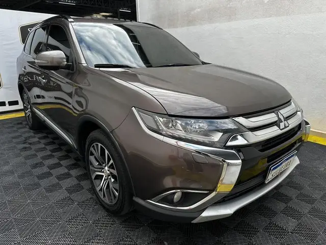 Carro Mitsubishi Outlander 2016 2.2 DI-D 4WD (Aut)