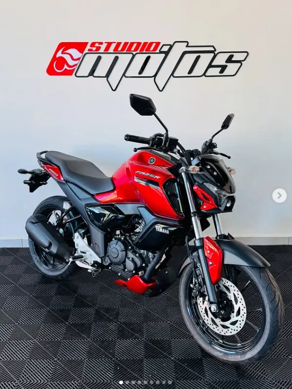 Moto Yamaha Fazer FZ15 2025 Connected