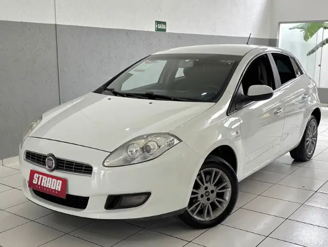 Carro Fiat Bravo 2013 Essence 1.8 16V Dualogic (Flex)