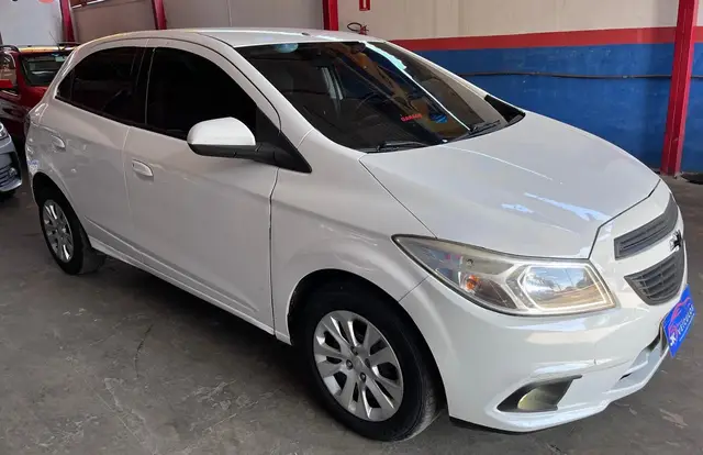 Carro Chevrolet Onix 2015 1.0 LS SPE/4